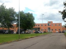 Aggressione nel carcere di Pavia: sette agenti feriti durante la perquisizione della cella