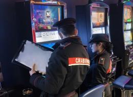 Sale slot, i carabinieri chiudono due locali a Vigevano e uno a Pavia. Sanzioni per 150mila euro