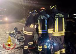 Incidente mortale a Landriano: scontro frontale tra camion e auto. La vittima &egrave; una donna di 58 anni