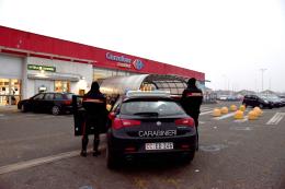 Vigevano: si sente osservato e, infastidito, aggredisce l&rsquo;addetto alla sicurezza