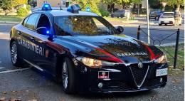 Il proprietario vede i ladri in casa dal telefono e d&agrave; l&rsquo;allarme: arrestato uno dei due