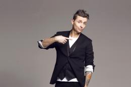 Angelo Pintus in &ldquo;Nabana&rdquo; fa ridere con vita quotidiana e relazioni di coppia