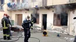 Mortara: incendio in uno stabile di ringhiera. Evacuate le famiglie