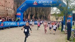 Vigevano, il "Trofeo Pensa" &egrave; un successo: 946 iscritti, 716 concorrenti hanno tagliato il traguardo