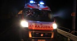 Suno, con l'auto contro un palo: morto un ventunenne residente a Gambol&ograve;