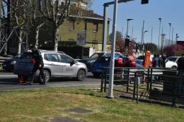 Incidente a Vigevano alla rotonda della Brughiera. Cinque feriti lievi