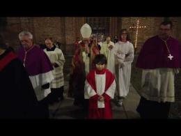 Pasqua: la processione a Vigevano con la statua del Cristo morto