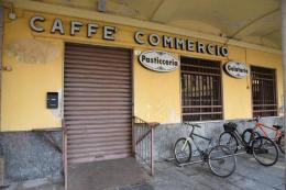 Caff&egrave; Commercio di Gambol&ograve;: il contenzioso tra l'ex gestore e il Comune finisce in Tribunale