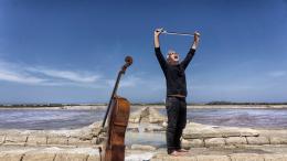 Con "Folk, well done" Giovanni Sollima torna al Fraschini 
