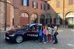 Vigevano, i bambini incontrano i carabinieri all&rsquo;istituto San Giuseppe