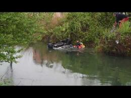Vigevano, perde il controllo dell&rsquo;auto mentre sta andando a lavorare e finisce nel canale: muore a 64 anni