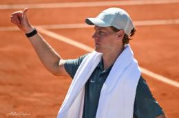 Mortara, al tennis club la mostra fotografica di Andrea Perfumo su Jannik Sinner