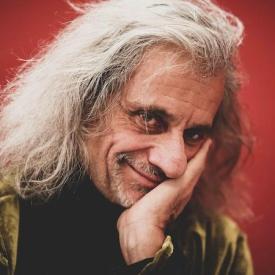 &ldquo;Arrivano i Dunque&rdquo; &ndash; Bergonzoni trasforma il reale