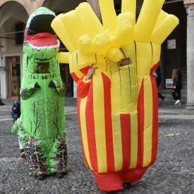 Carnevale a Vigevano: Max Cavallari guida la festa in piazza