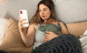 Mamma, mi vedi? Anche lo smartphone può far male al cuore di un neonato