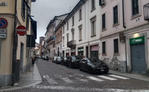 Vigevano, padre e figlio litigano di notte in via Merula. Arrivano i carabinieri