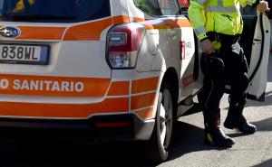Mortara: rimane ferito scaricando la merce dal furgone