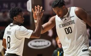 Basket, NCAA: i St.Bonaventure Bonnies di Lonati sono una schiacciasassi. Sconfitti anche i Robert Morris Colonials (75-61)