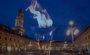 Vigevano, la fiamma olimpica "incontra" le scuole della città