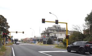 Il semaforo che multa anche chi passa con il verde