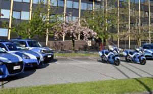 Minaccia di lanciarsi dal balcone, salvata da polizia e vigili del fuoco