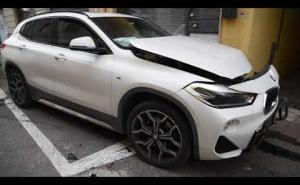 Vigevano, perde il controllo e urta un&rsquo;auto in sosta