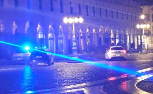 Violento litigio tra Rom in piazza Ducale a Vigevano. Paura tra la gente