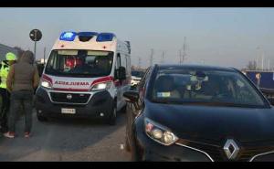 Vigevano, urto tra auto e moto: un ferito in codice giallo