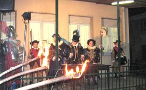 Stop al rogo del fantoccio: &laquo;Una forma di rispetto per i morti a Crans-Montana&raquo;