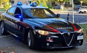 Il proprietario vede i ladri in casa dal telefono e d&agrave; l&rsquo;allarme: arrestato uno dei due