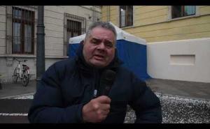 Cassolnovo, pianta la tenda davanti al municipio. &laquo;Vi prego, aiutatemi a trovare una casa&raquo;