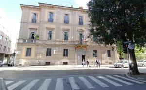 Corsi nel cassetto: cos&igrave; si impara in biblioteca