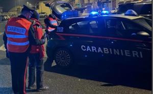 Denunciati un minorenne trovato con un tirapugni e un uomo con un coltello a scatto
