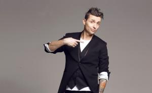 Angelo Pintus in &ldquo;Nabana&rdquo; fa ridere con vita quotidiana e relazioni di coppia