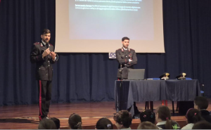 Rischi del web, bullismo e comportamenti aggressivi: gli studenti di Gambol&ograve; si confrontano con i carabinieri