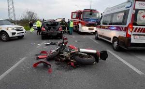 Grave scontro sulla circonvallazione di Cassolnovo, tra una moto e un&rsquo;auto