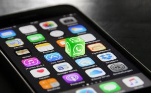 WhatsApp denuncia app falsa: spiati circa 200 utenti, diffida a societ&agrave; italiana