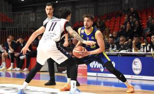 Basket, serie b, Elachem Vigevano da batticuore: contro l'Assigeco decide una tripla di Corgnati (75-78)