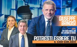 Il caso Garlasco a teatro: Brindisi porta in scena l&rsquo;omicidio Poggi. Sul palco anche gli avvocati di Stasi