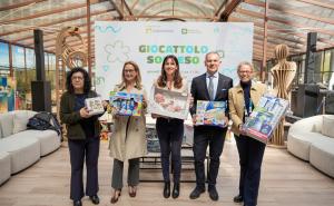 &ldquo;Giocattolo sospeso&rdquo;, donati centinaia di giochi ai figli dei detenuti