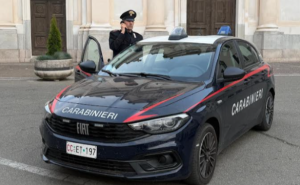 Continue richieste di denaro e minacce: coppia di fidanzati arrestata per estorsione