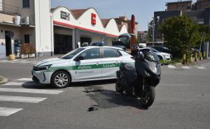 Scooter e auto si scontrano a Vigevano in viale Dei Mille