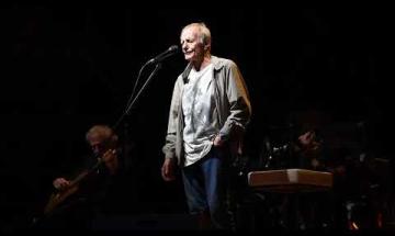 Roberto Vecchioni fa sold out a Vigevano