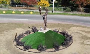 Gambolò: inaugurata la statua di Lomilla, realizzata dall’artista Ruben Bertoldo
