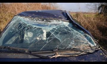 Auto finisce fuori strada e si ribalta tra Gambol&ograve; e la frazione Sforzesca