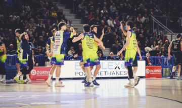 Basket, serie B, la Elachem Vigevano sa solo vincere: battuta Omegna (78-70). E' primo posto alla fine dell'andata e qualificazione per la Coppa Italia