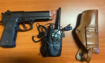 Festa di carnevale per giovanissimi, spunta la pistola contraffatta