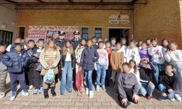 Carabinieri in aula per parlare di bullismo e dei rischi dei social network