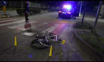 Vigevano, ciclista investito in viale Petrarca: &egrave; gravissimo. Intubato ed elitrasportato al San Matteo