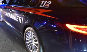 Mortara: forzano una finestra e si portano via il set di argenteria